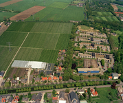 85598 Luchtfoto van het tuinbouwgebied in de polder Langerak te Utrecht, uit het zuiden. Op de voorgrond de Leidsche ...